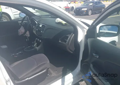 2014 Chrysler 200 Lx из США, поврежденный, VIN 1C3CCBAB1EN141089